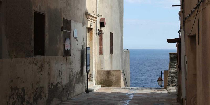 仿制药一致性评价深度解析：质量、疗效与原研药真的等效吗？